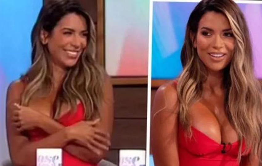 Ekin Su canlı yayında dekoltesinin azizliğine uğradı!