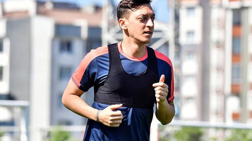 Mesut Özil'in son halini gördü resmen dehşete düştü! Rezerv takımı tarihi fark yedi