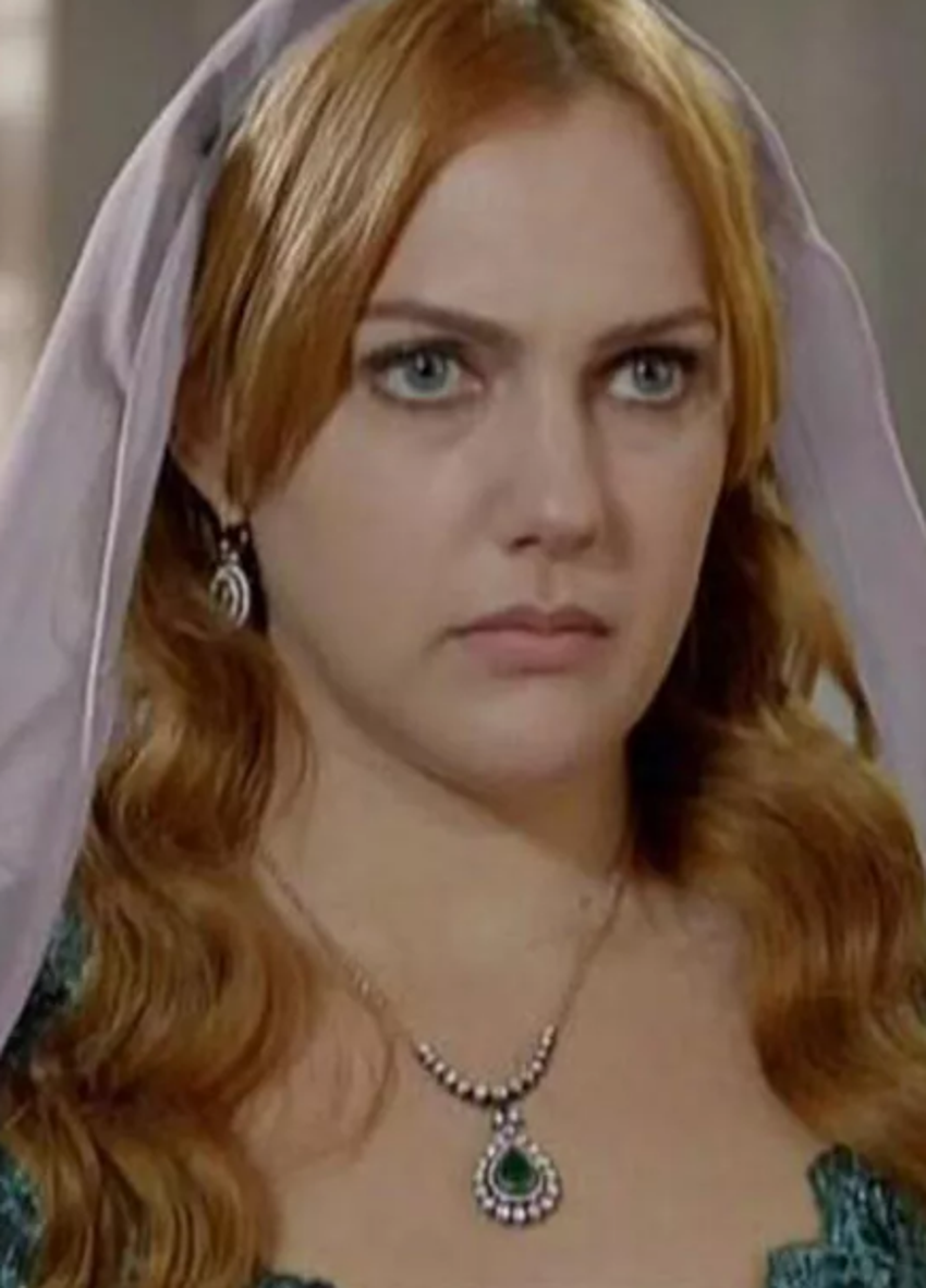 Meryem Uzerli'den milyon dolarlık poz! Kozmetik firmasının yüzü oldu...
