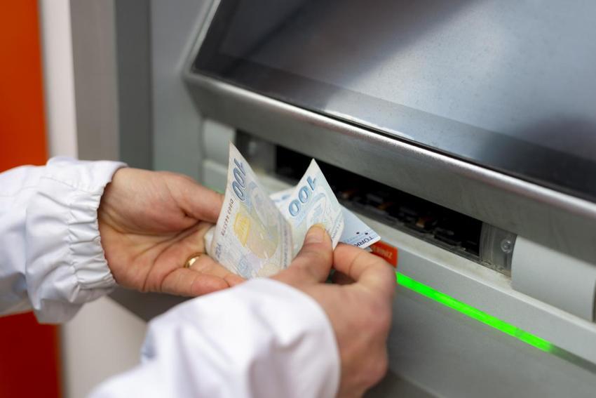 İhtiyaç, konut, taşıt kredisi faiz oranları tamamen değişti! Bankalar peş peşe duyurdu: Ziraat Bankası, Vakıfbank, Halkbank, Garanti, İş Bankası...