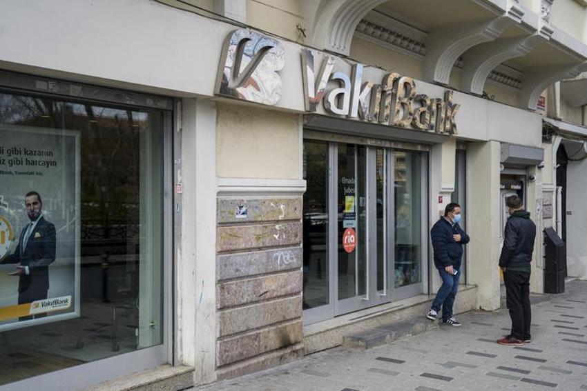 İhtiyaç, konut, taşıt kredisi faiz oranları tamamen değişti! Bankalar peş peşe duyurdu: Ziraat Bankası, Vakıfbank, Halkbank, Garanti, İş Bankası...