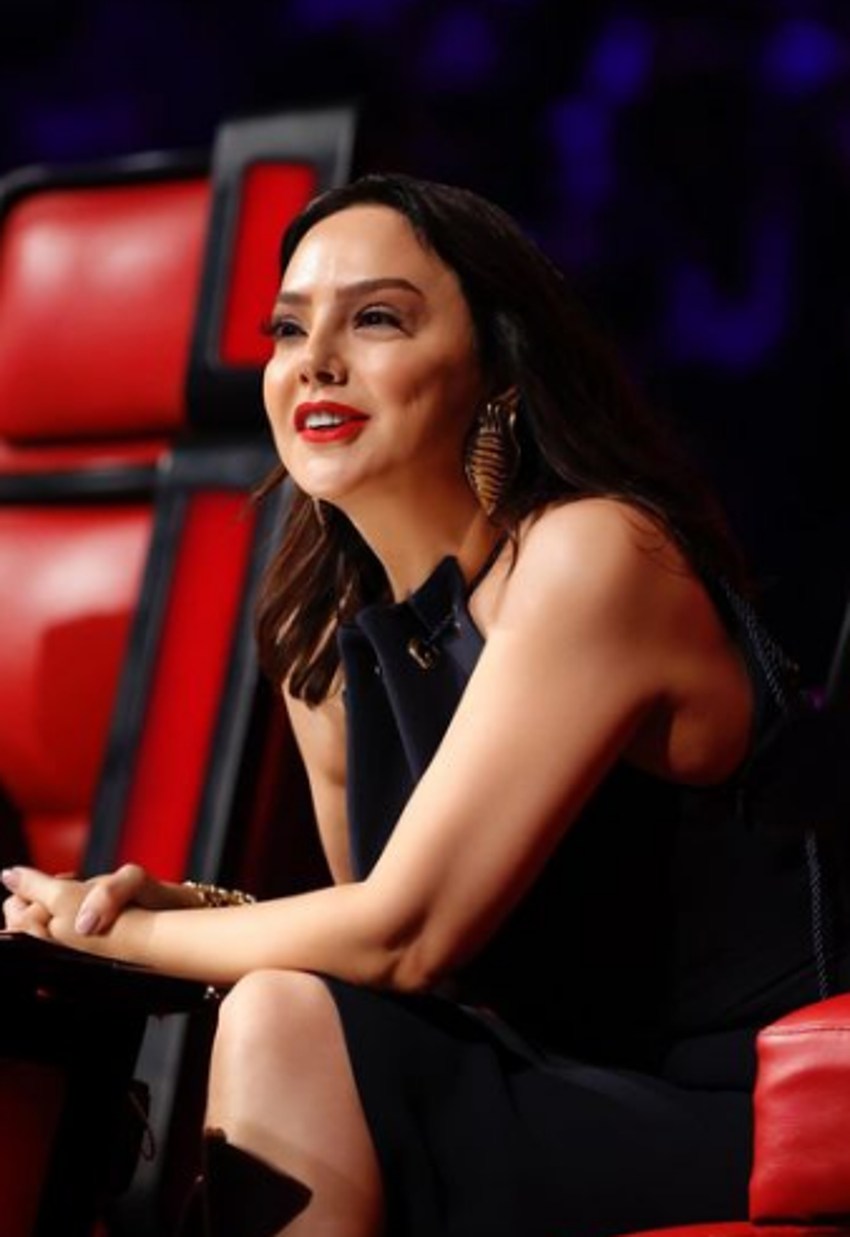 Ebru Gündeş'in sahne ücreti dudak uçuklattı!