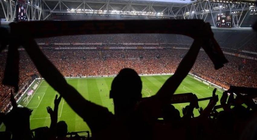 Okan Buruk yüzüne bile bakmadı! Galatasaray'da beklenen ayrılık... Menajeri İstanbul'a geldi