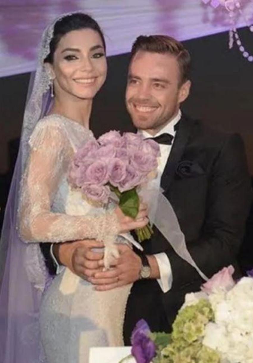 Merve Boluğur küstü! Gazetecilerle konuşmadı, telefonuyla ilgilendi