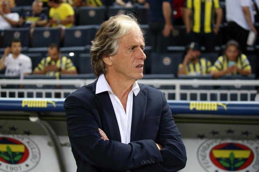 Slovacko maçının en büyük sürpriziydi! Jorge Jesus fişini çekti 8 futbolcu Samandıra'yı terk etti
