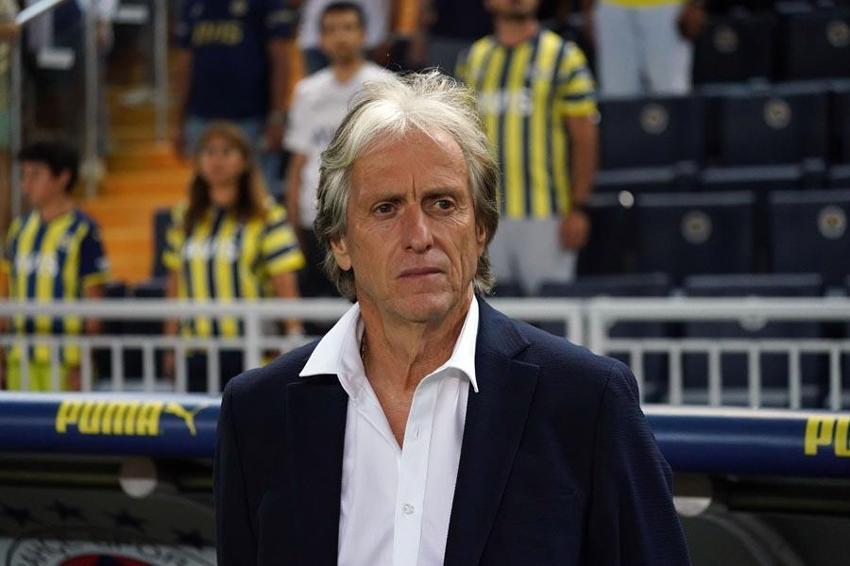 Slovacko maçının en büyük sürpriziydi! Jorge Jesus fişini çekti 8 futbolcu Samandıra'yı terk etti