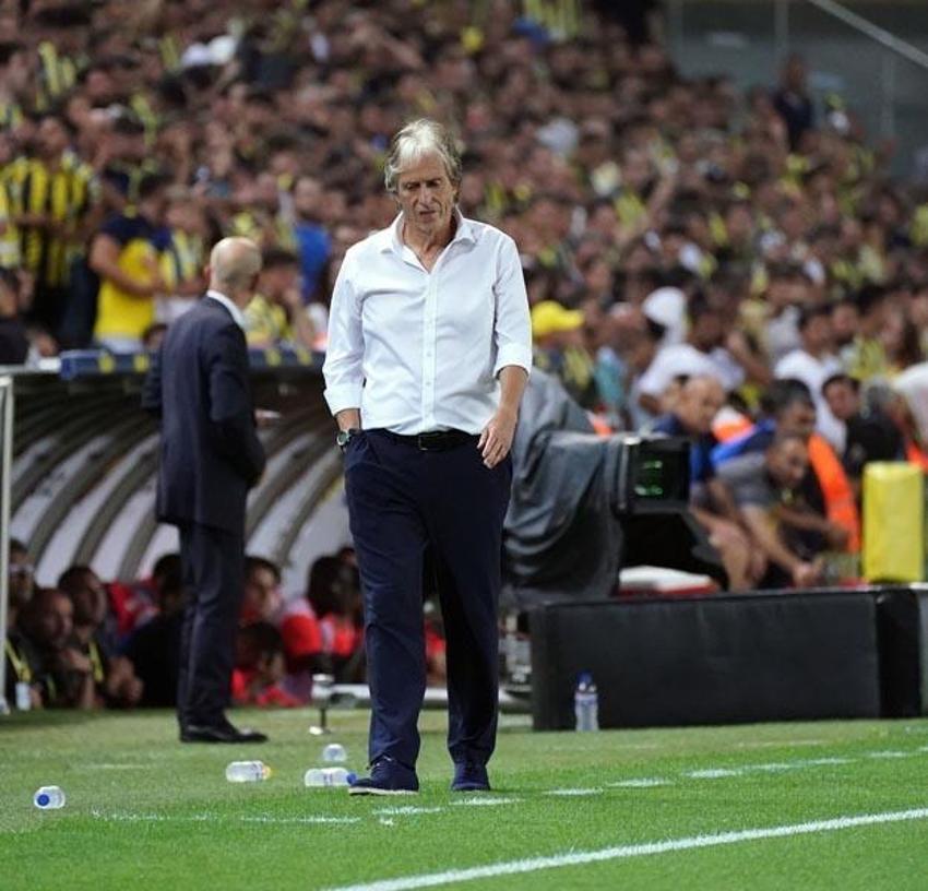 Slovacko maçının en büyük sürpriziydi! Jorge Jesus fişini çekti 8 futbolcu Samandıra'yı terk etti