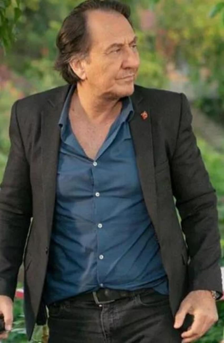 Özgür Ozan'dan duygusal paylaşım: İnsan, babası ölünce büyürmüş!