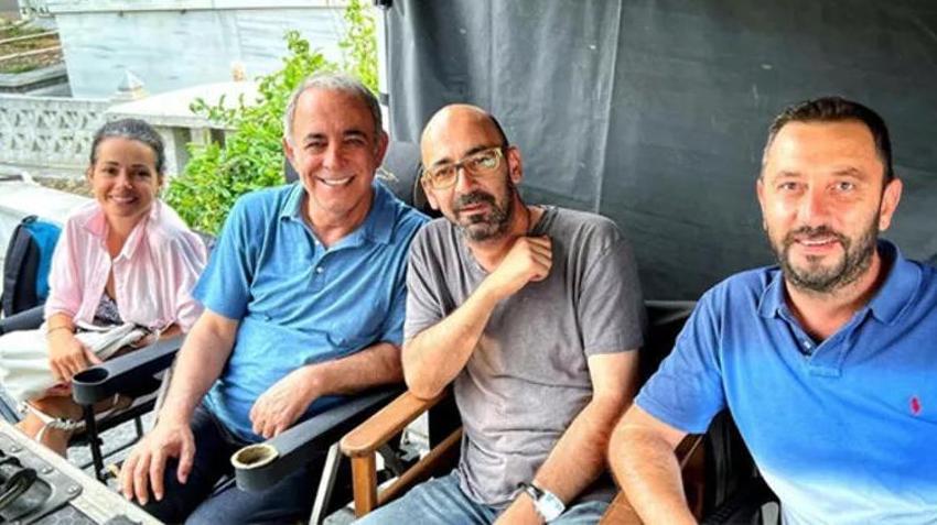 Özgü Namal,Oktay Kaynarca'nın setini ziyaret etti! Son halini gören inanamadı...