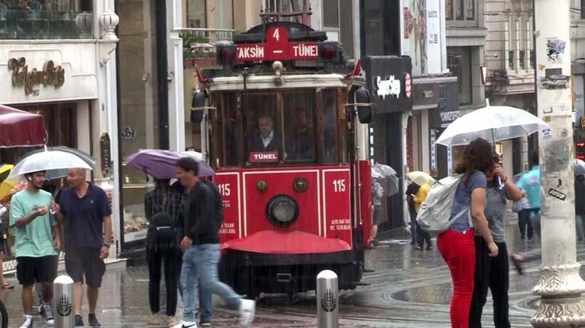 17 il için Meteoroloji'den sağanak yağış uyarısı! Devasa kütle haritada göründü İstanbul'a doğru ilerliyor...