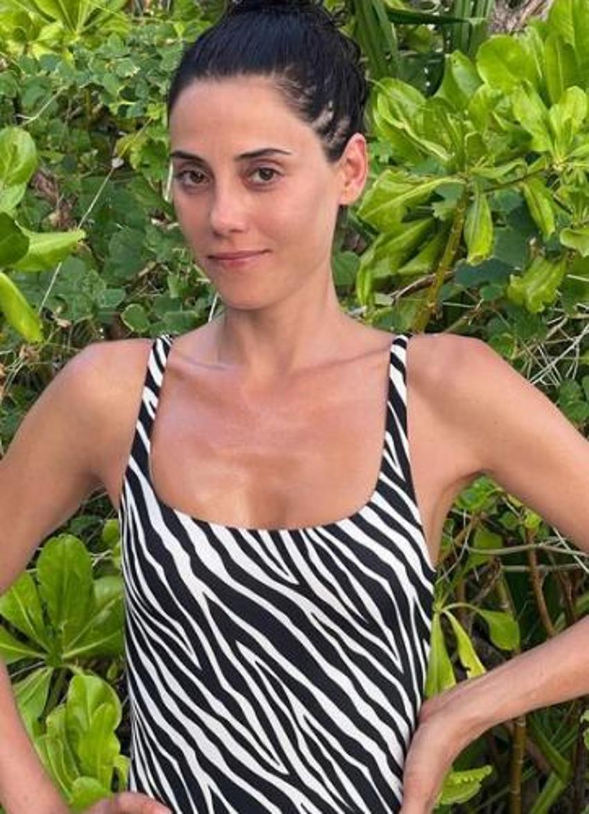 Cansu Dere'den gün batımı pozu!