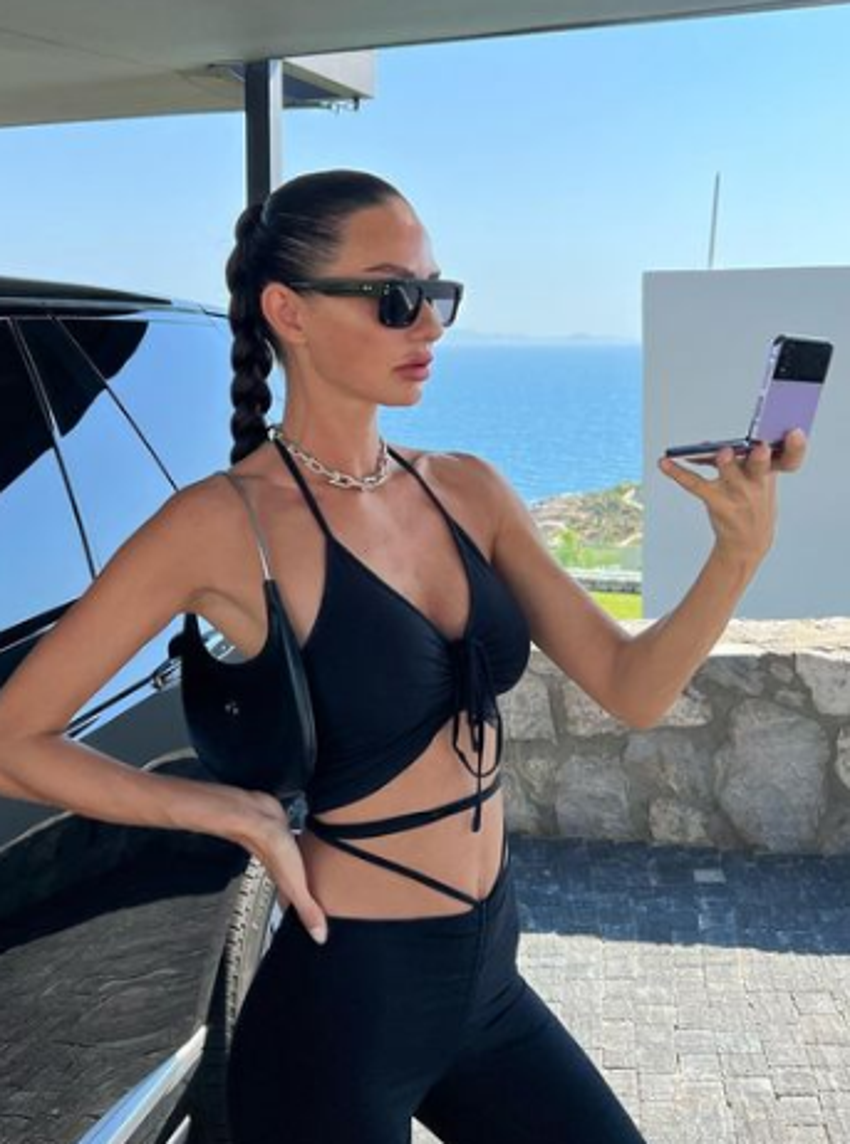 Yasemin Özilhan ayrılık iddialarına fotoğraflı yanıt verdi!