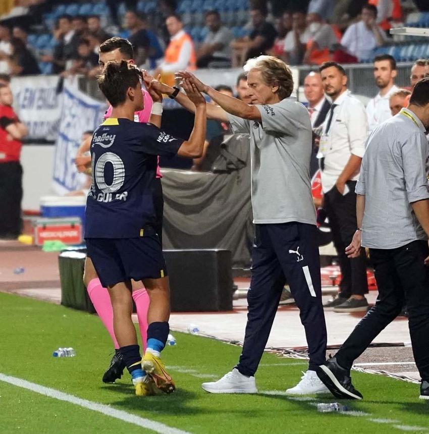 Fenerbahçe Kasımpaşa'ya 6 gol attı işler değişti! Taraftar forvet transferi beklerken ters köşe iddia...