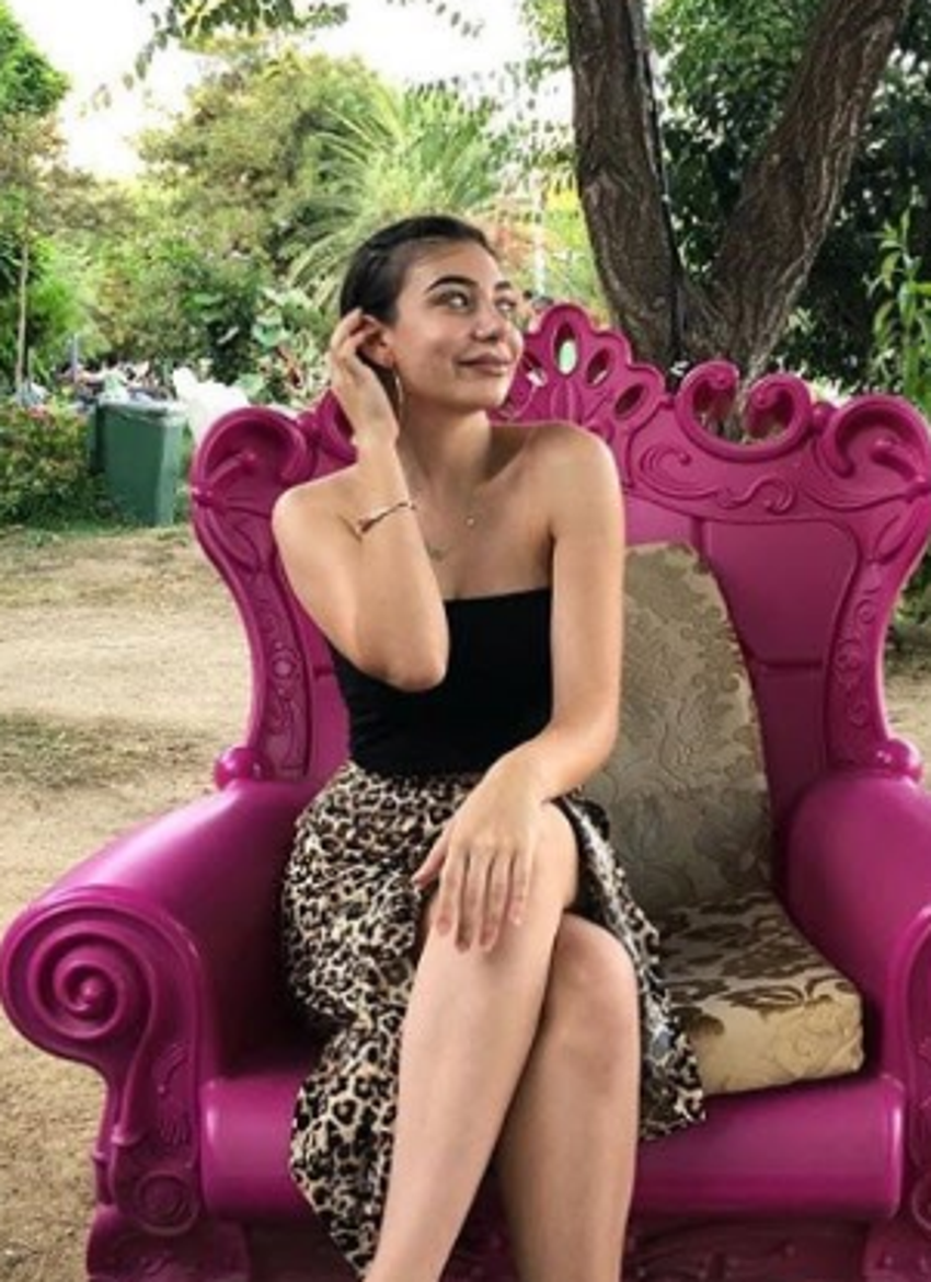 Alemin Kıralı'nın Oben'i Birsu Demir tatil pozlarıyla adından söz ettirdi!