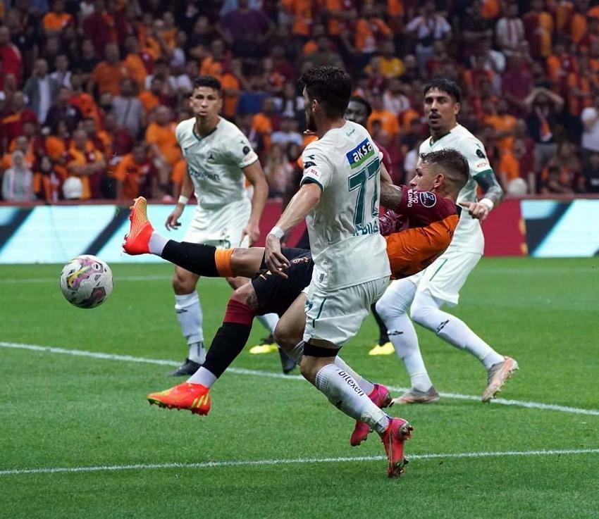 Galatasaray'da Okan Buruk takıma izin verdi kendisi Florya'da! İşte nedeni...