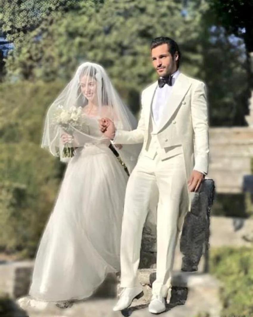 Özge Gürel ve Serkan Çayoğlu çiftinden düğün fotoğrafları geldi!