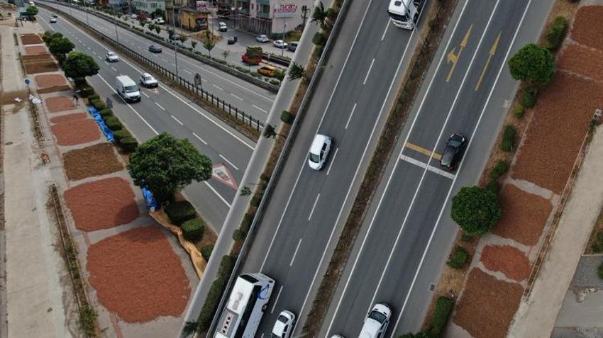 Üreticiler Karadeniz Sahil Yolu'nu harmana çevirdi! Süreyi 1 hafta kısaltıyor