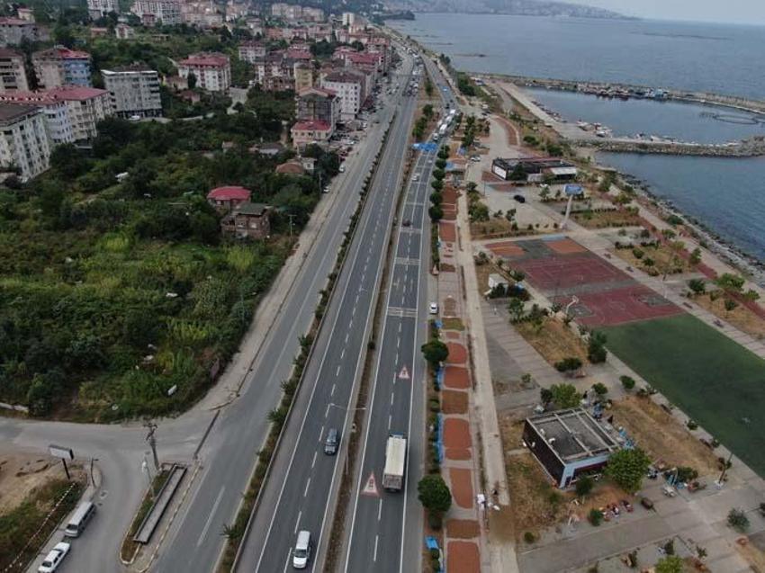Üreticiler Karadeniz Sahil Yolu'nu harmana çevirdi! Süreyi 1 hafta kısaltıyor