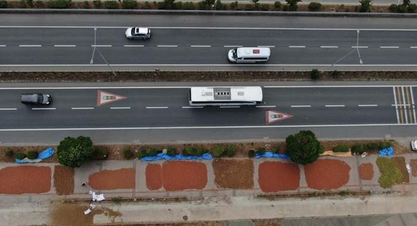 Üreticiler Karadeniz Sahil Yolu'nu harmana çevirdi! Süreyi 1 hafta kısaltıyor