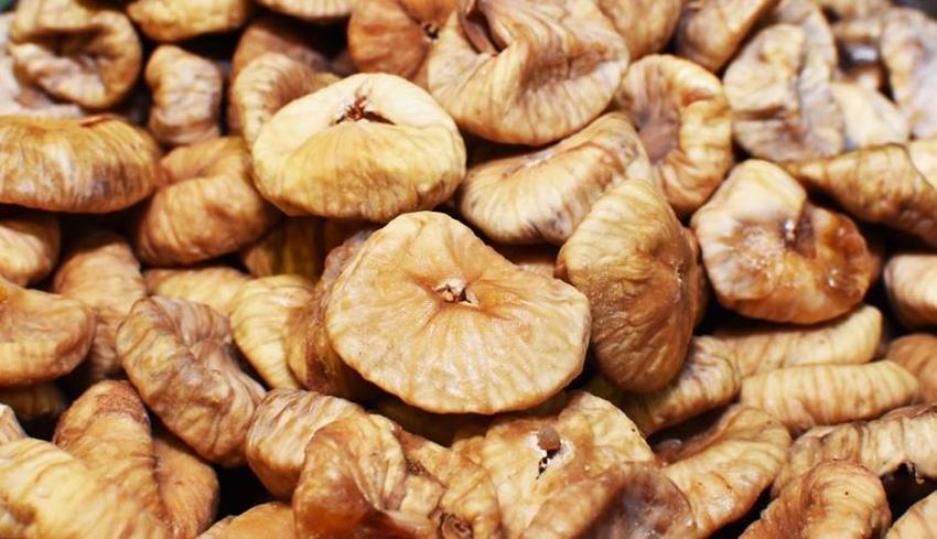 Hipertansiyonu dengeliyor, kemik erimesini yavaşlatıyor! Yedikten sonra bir bardak su içenlerde...  