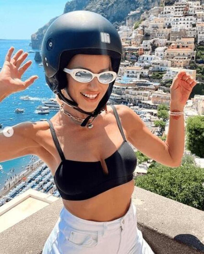 Burcu Esmersoy nikah masasına oturmaya hazırlanıyor!