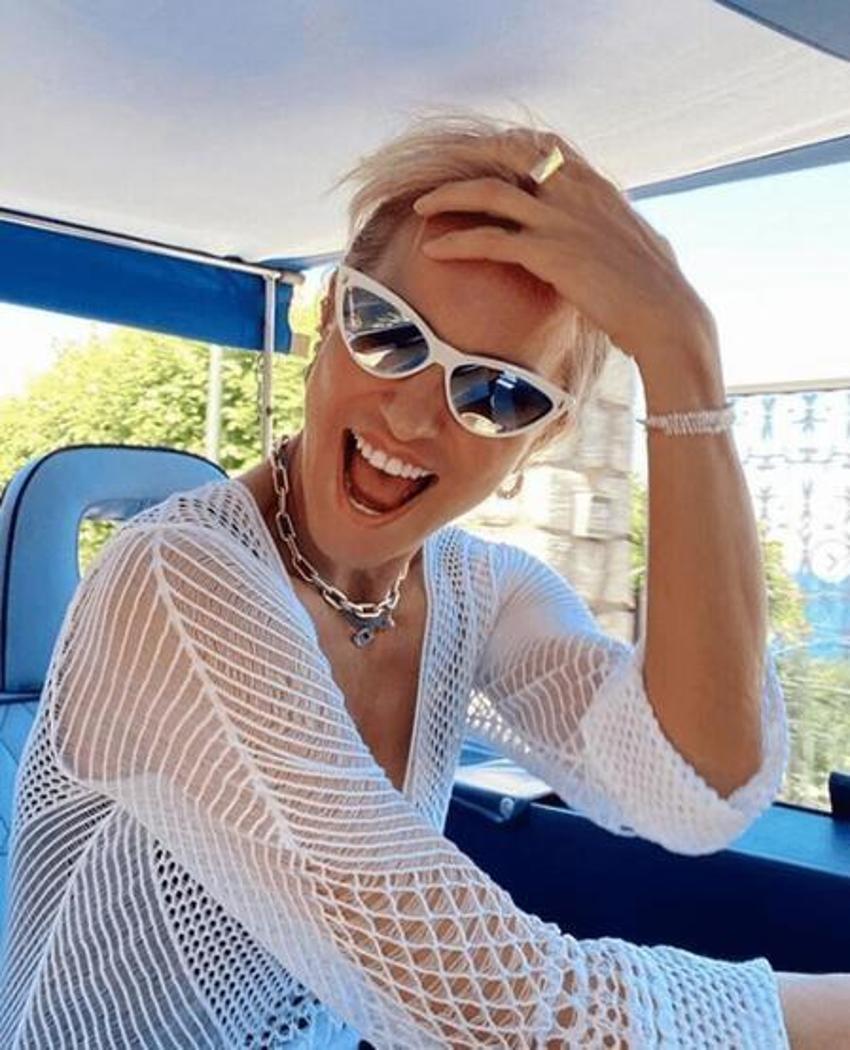 Burcu Esmersoy nikah masasına oturmaya hazırlanıyor!