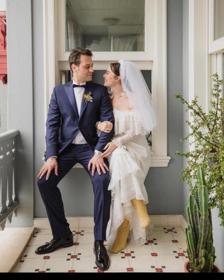 Demet Evgar anne oldu! Kızı Mavi'yi kucağına aldı
