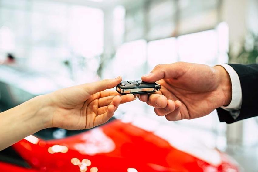 İkinci el otomobile 6 ay ve 6 bin km sınırlaması geldi fiyatlar düştü! Panik satışlar başladı ilanlar arttı...