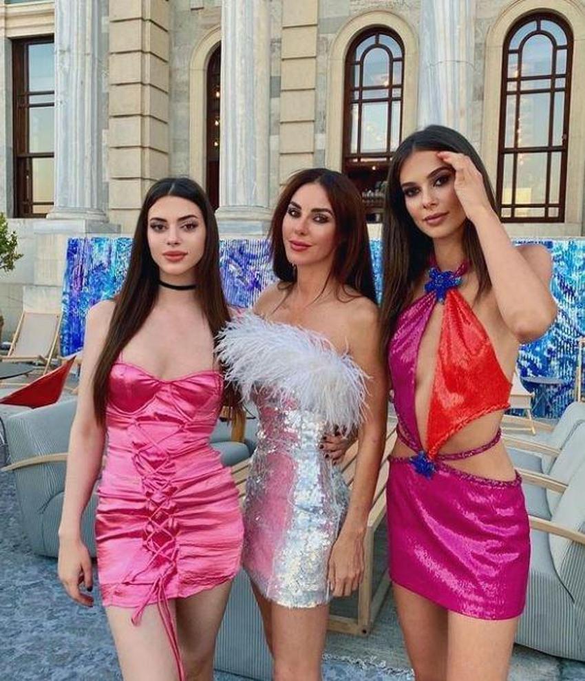 Deren Talu mor bikinisiyle plajda pozlarını paylaştı, yorum yağdı! 'Mükemmel zariflik'
