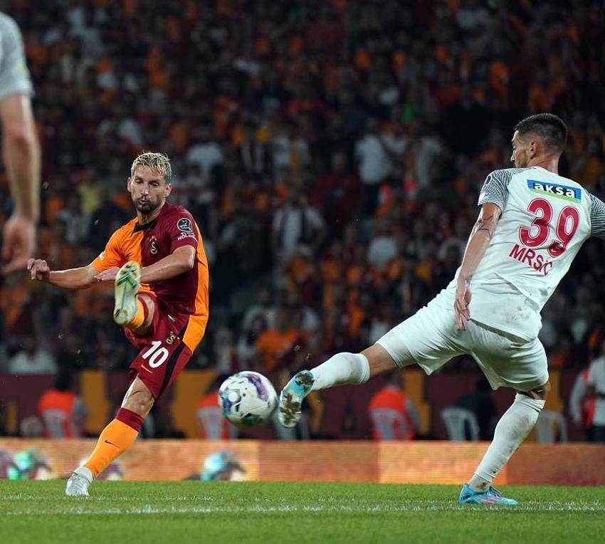 Ümraniyespor maçı sonrası Okan Buruk'a net uyarı: Galatasaray için endişe verici, Mertens'in isyanı...