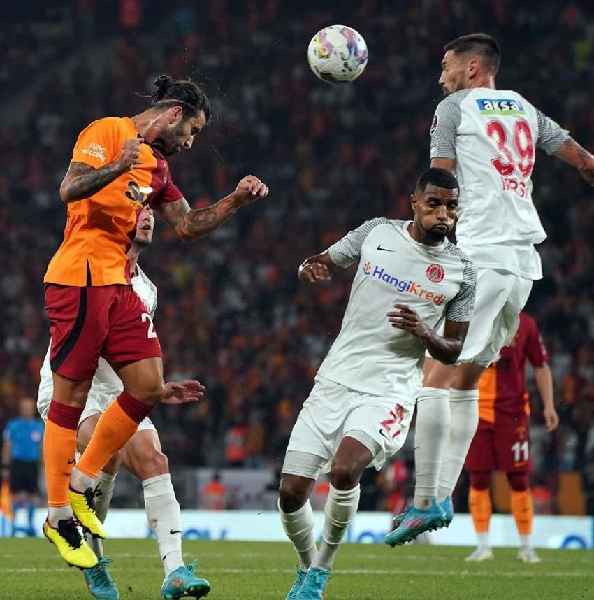 Ümraniyespor maçı sonrası Okan Buruk'a net uyarı: Galatasaray için endişe verici, Mertens'in isyanı...