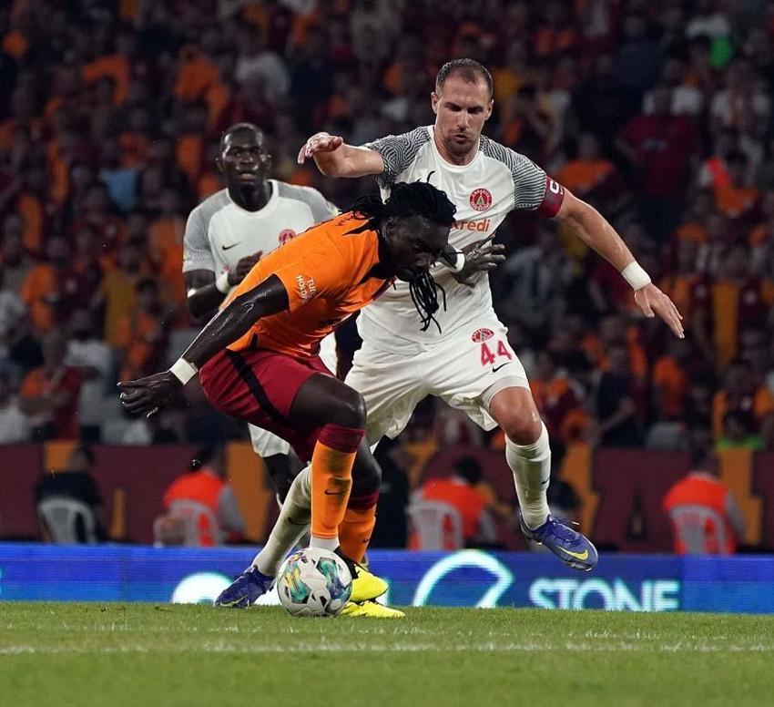 Ümraniyespor-Galatasaray maçında 8 dakikada 3 penaltı beklentisi! Yeni transfer direkten döndü...
