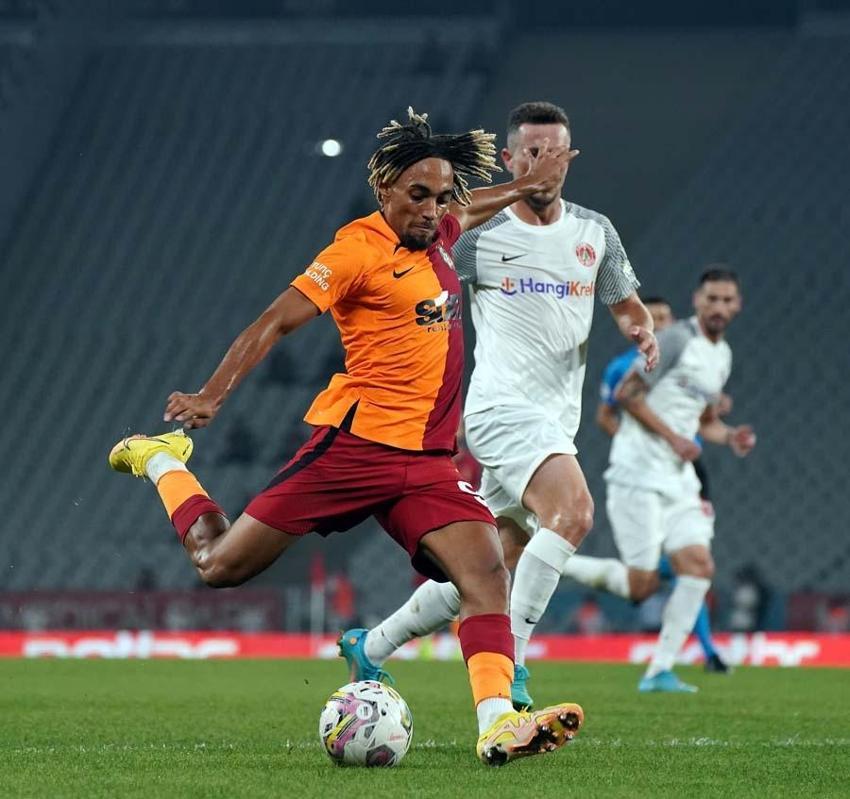Ümraniyespor-Galatasaray maçında 8 dakikada 3 penaltı beklentisi! Yeni transfer direkten döndü...