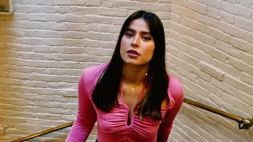 Survivor Ayşe'nin yatak pozu sosyal medyayı ikiye böldü