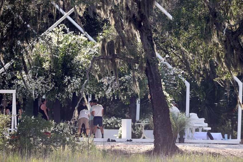 Jennifer Lopez ile Ben Affleck düğünü başladı! Masalsı düğünden ilk kareler ortaya çıktı...