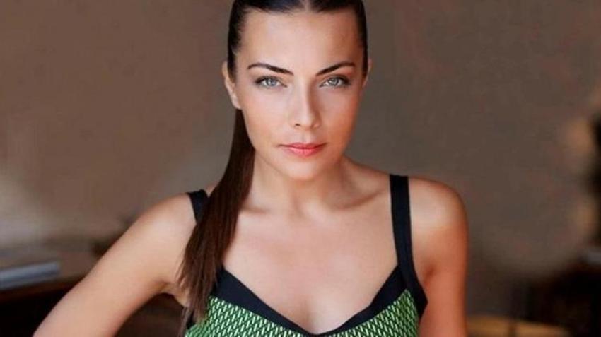 Burcu Kara'dan hamilelik pozları!