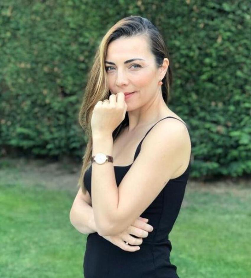 Burcu Kara'dan hamilelik pozları!