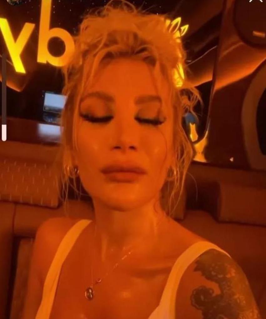 İrem Derici sahnede zor anlar yaşadı! 'Ben 2'ye kadar duş alsam ancak paklanırım'