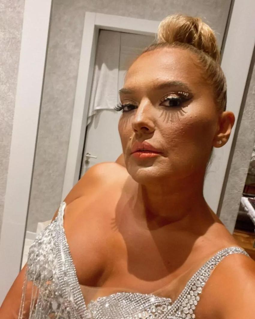 Demet Akalın takipçisine verdiği yanıtla gündem oldu!