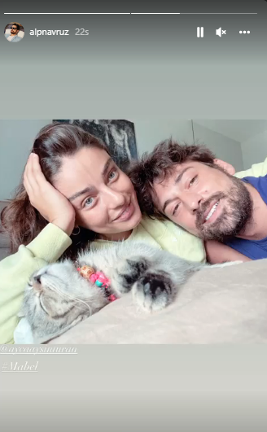Ayça Ayşin Turan makyajsız haliyle dikkat çekti!