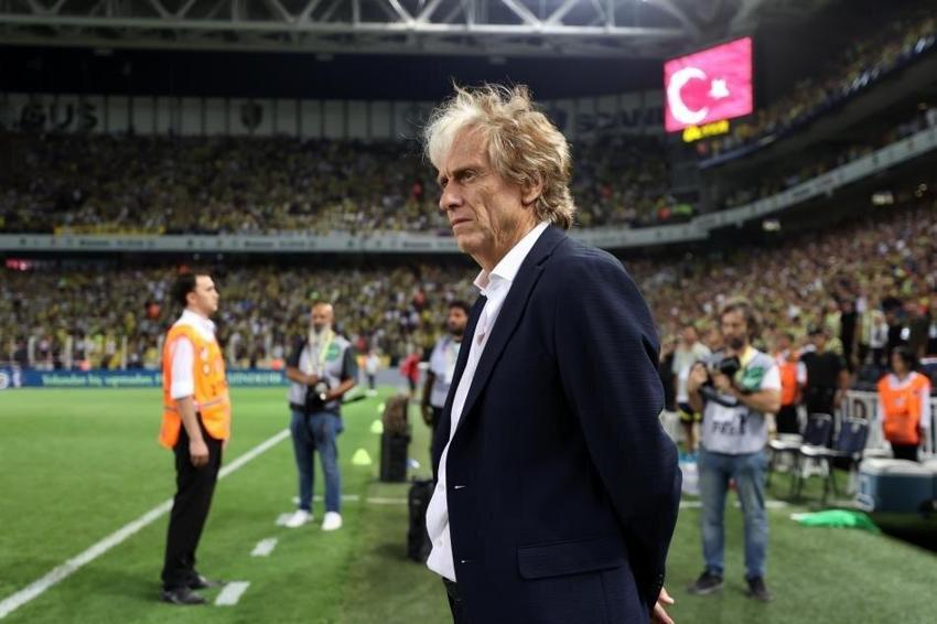 Jorge Jesus'a yaylım ateşi! 'Gözünün önündekini nasıl görmezsin? Resmen intihar gibi...'