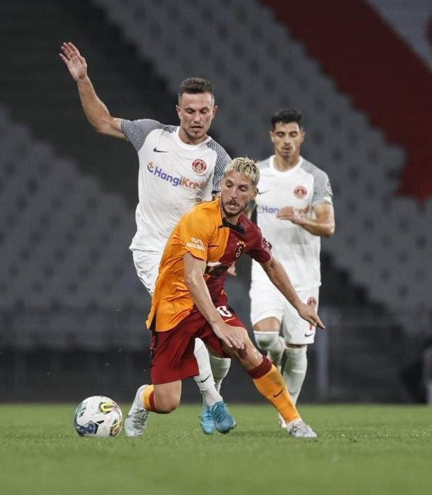 Galatasaray'ın 9.transferi! Van Aanholt Mertens'i bile çıldırtınca... 11 M.€'luk sok bek geliyor