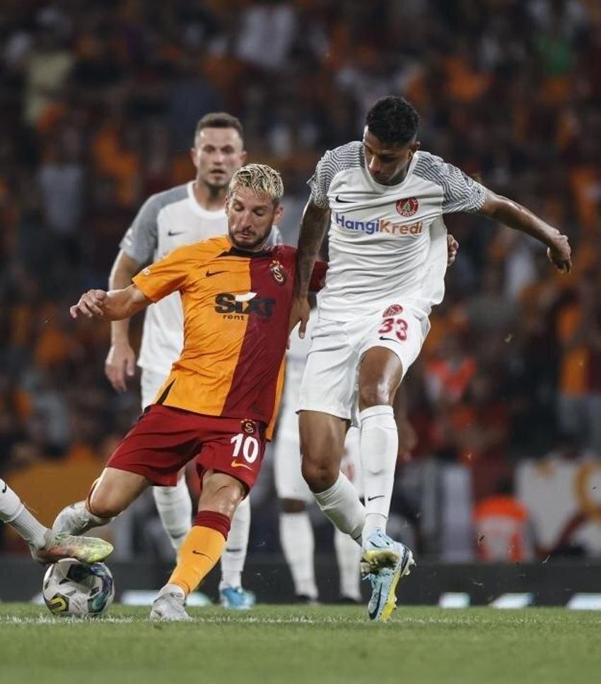 Galatasaray'ın 9.transferi! Van Aanholt Mertens'i bile çıldırtınca... 11 M.€'luk sok bek geliyor
