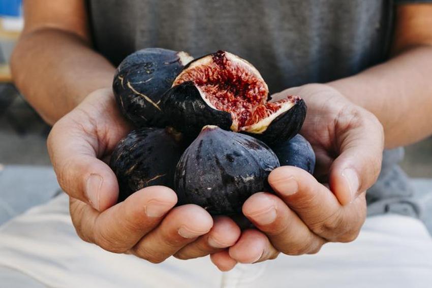 Doğal antibiyotik, tansiyonu düzenliyor! Sütün içinde bekletince etkisi inanılmaz
