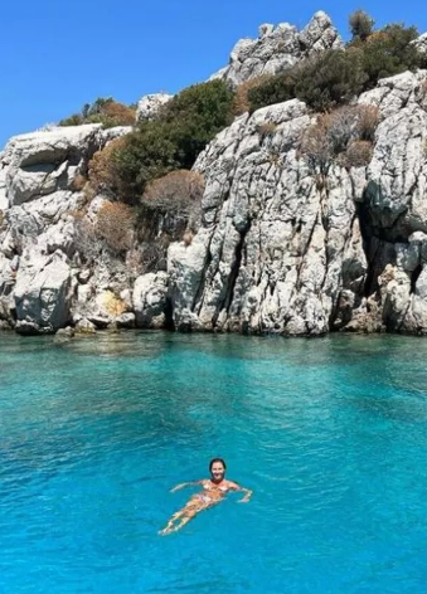 Yağmur Atacan eşi Pınar Altuğ'u paylaştı! Fiziğiyle büyüledi