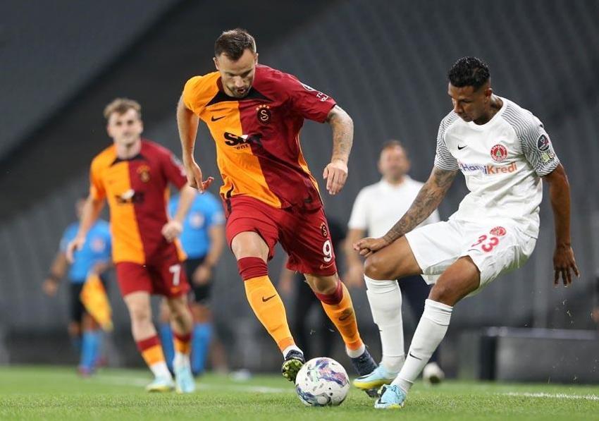 GALATASARAY'DA SON DAKİKA! Yılın transfer bombası patladı! 3 M.€ maaşı kabul etti