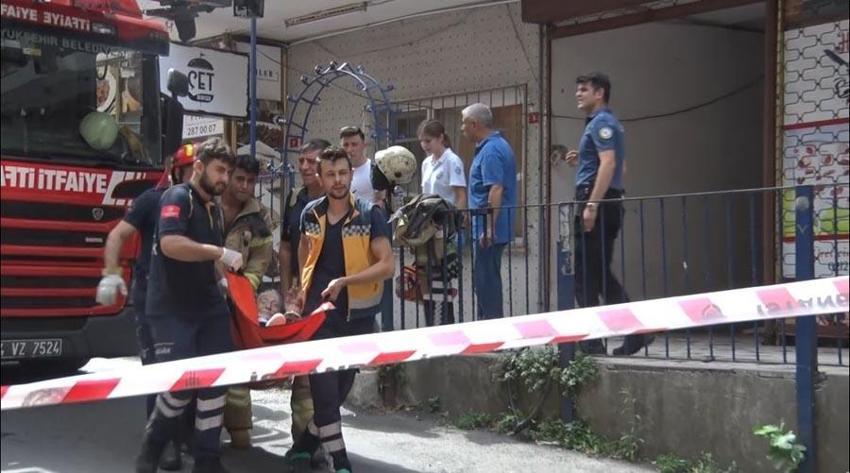 Pencereden böyle kaçmaya çalıştı! Film gibi olay