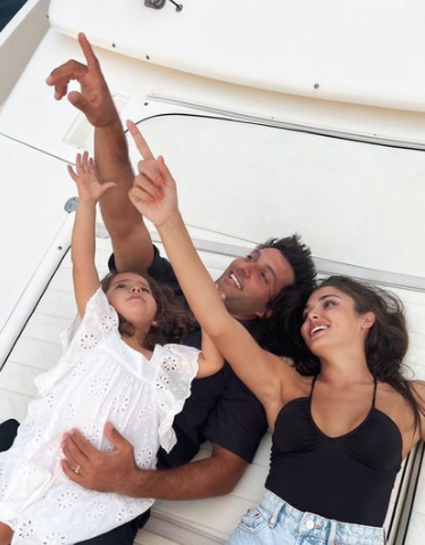 Hande Erçel tatil için kesenin ağzını açtı!