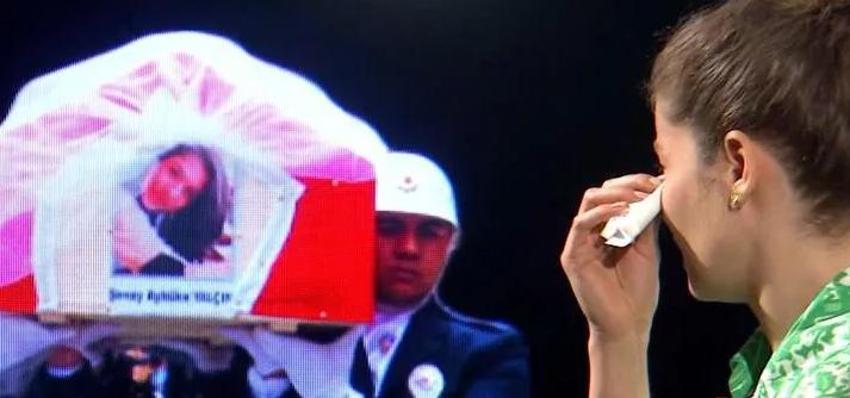 Burcu Biricik'ten samimi itiraf: Babamla tanışmıyorum!