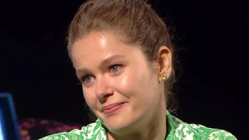 Burcu Biricik'ten samimi itiraf: Babamla tanışmıyorum!